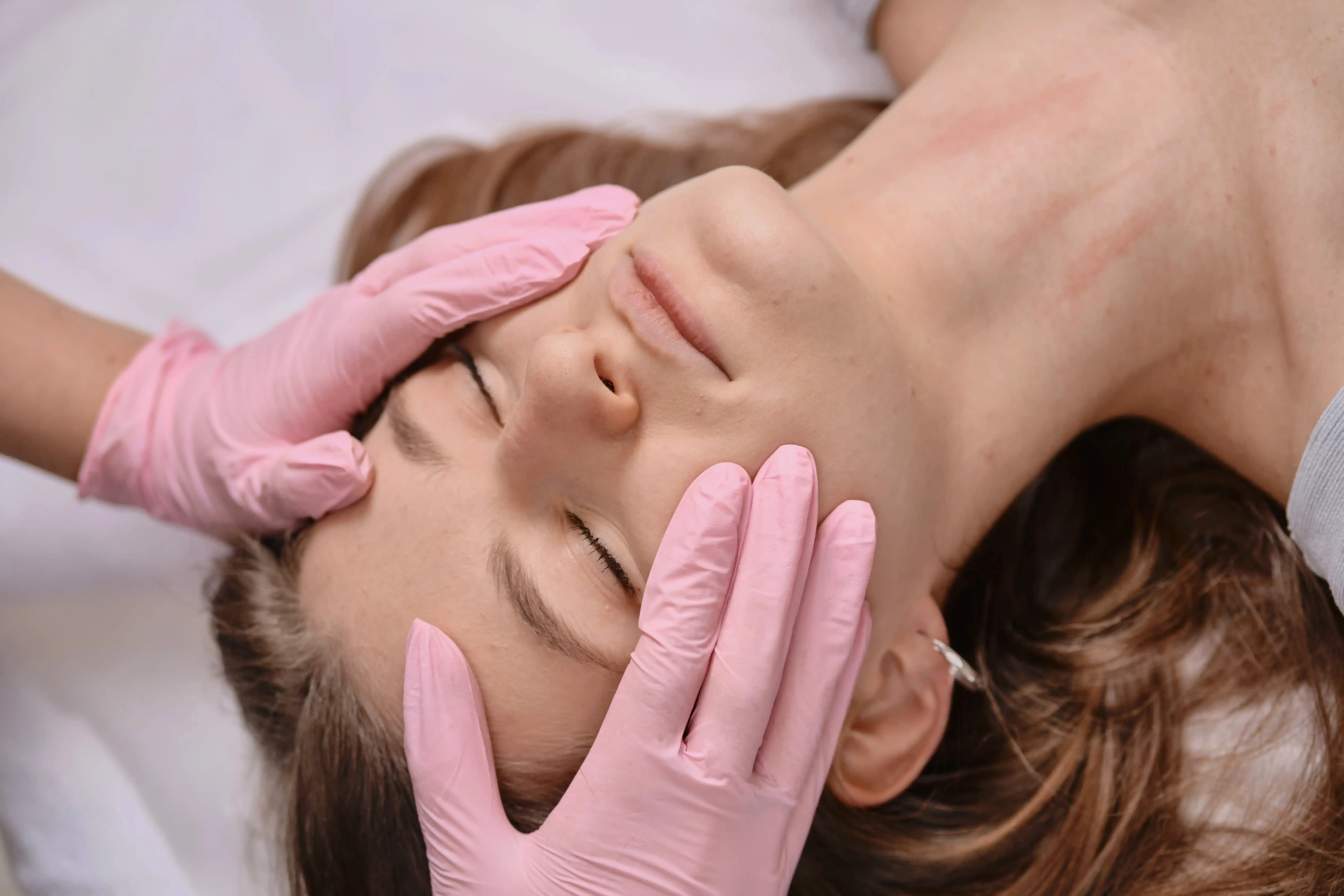 Польза и эффект скульптурно-моделирующего массажа лица