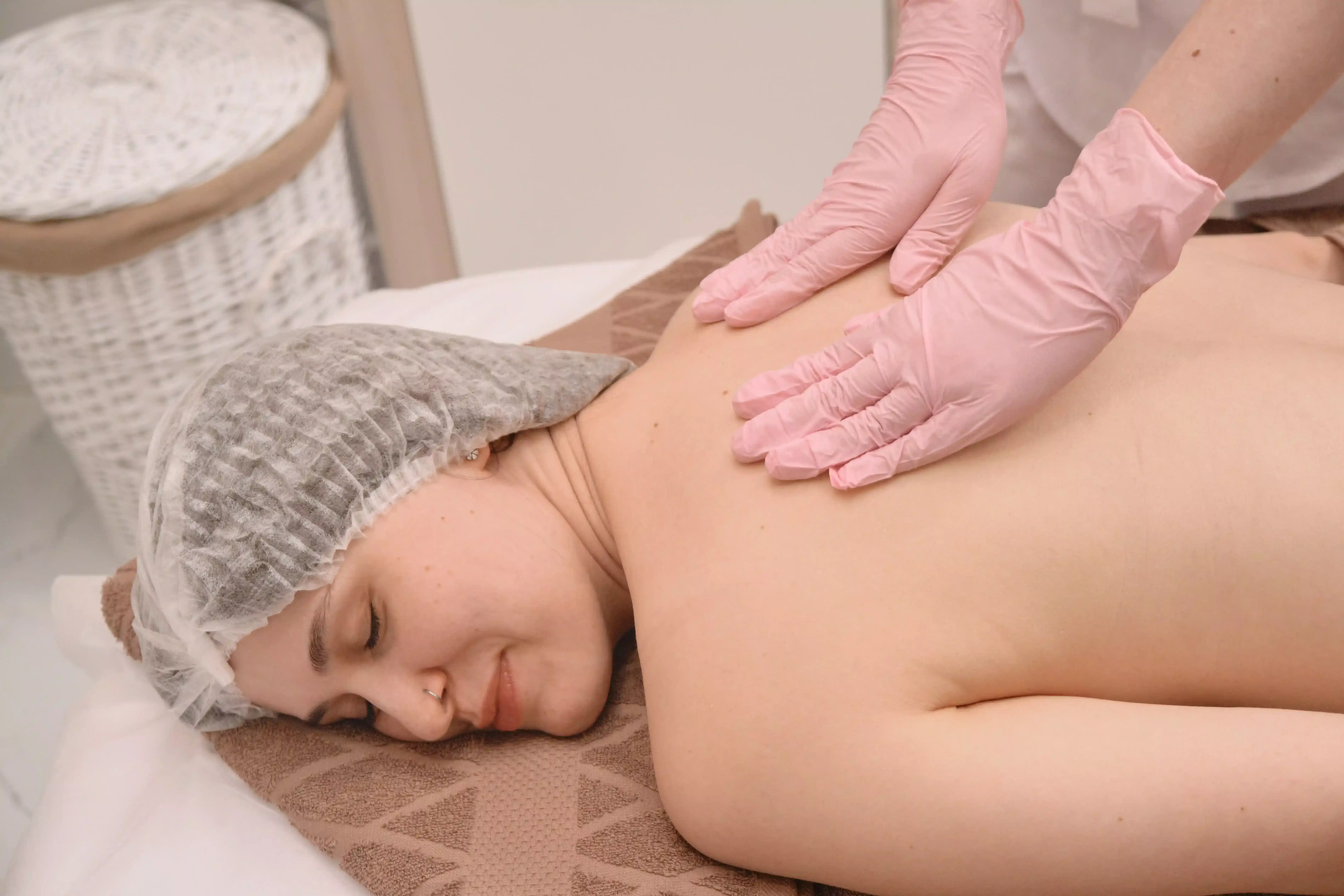 Коррекция фигуры с помощью ручного массажа: эффективный путь к идеальным формам